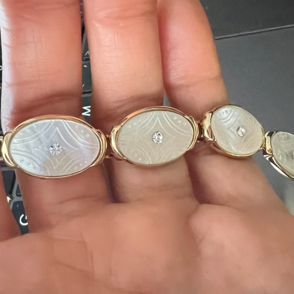 MONET Natural Rainbow Mother of Pearl Shell Bracelet - 7 1/2" inches - Picture 6 of 7